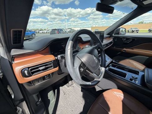 Used 2023 Lincoln Aviator Reserve w/ Equipment Group 201A AWD/4WD image 11