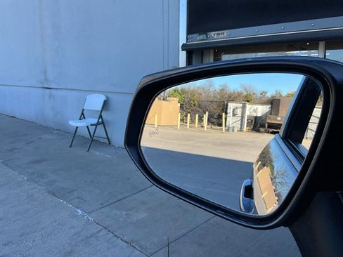 Used 2025 Toyota RAV4 XLE image 19