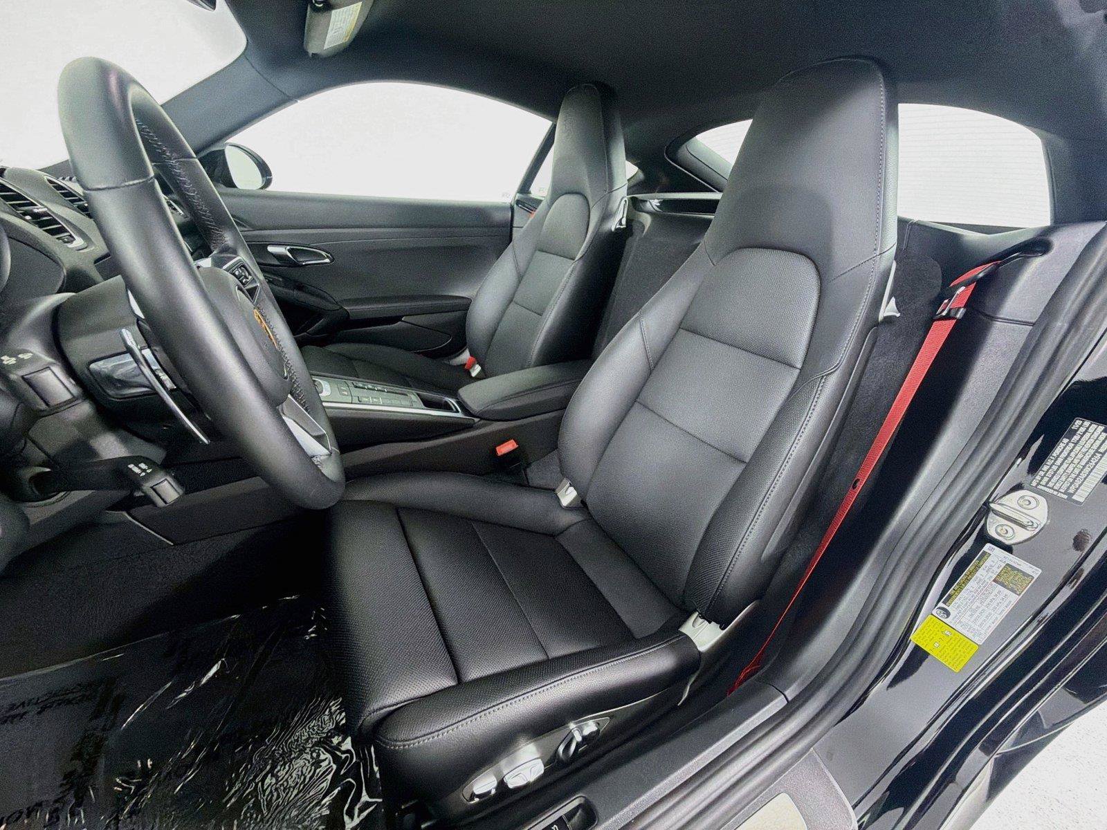 Used 2024 Porsche 718 Cayman S RWD image 5