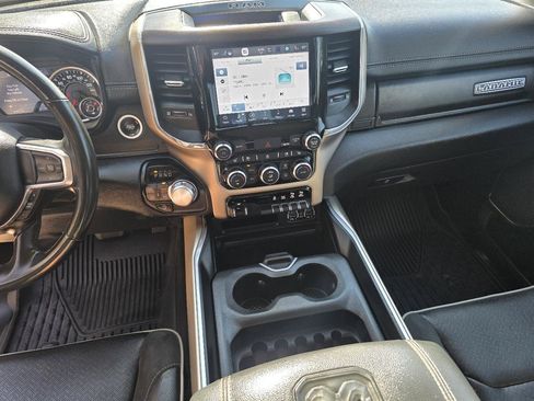Used 2022 RAM 1500 Laramie AWD/4WD image 14