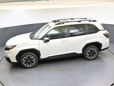 Used 2025 Subaru Forester Premium AWD/4WD image 37