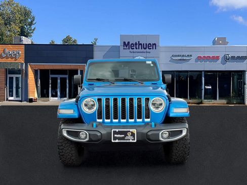 Used 2022 Jeep Wrangler Unlimited Sahara w/ Cold Weather Group AWD/4WD image 10