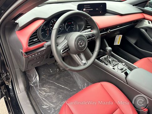 New 2026 MAZDA MAZDA3 Hatchback w/Premium Plus Pkg image 11