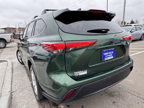 Used 2023 Toyota Highlander LE image 6