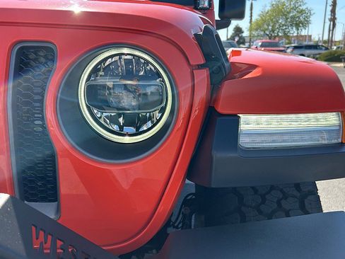 Used 2019 Jeep Wrangler Unlimited Rubicon w/ LED Lighting Group AWD/4WD image 15
