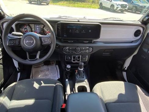 Used 2025 Jeep Wrangler Unlimited Sport AWD/4WD image 13