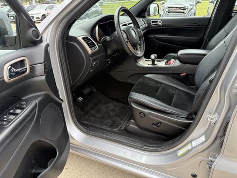 Used 2015 Jeep Grand Cherokee Altitude AWD/4WD image 5
