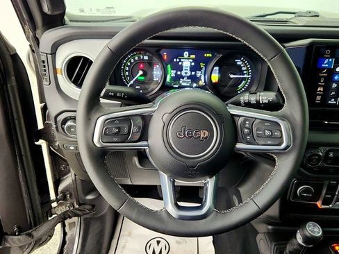 Used 2025 Jeep Wrangler Sahara w/ Safety Group image 12