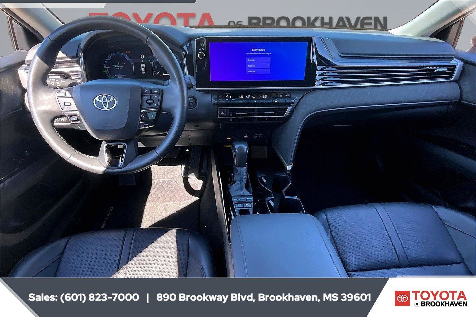 Used 2025 Toyota Camry XLE FWD image 13