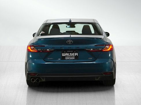 Used 2025 Toyota Camry SE image 4