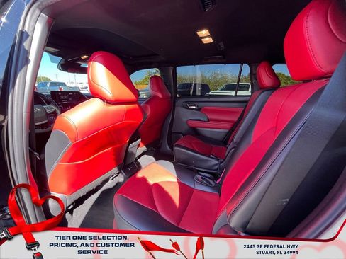 Used 2022 Toyota Highlander XSE image 13