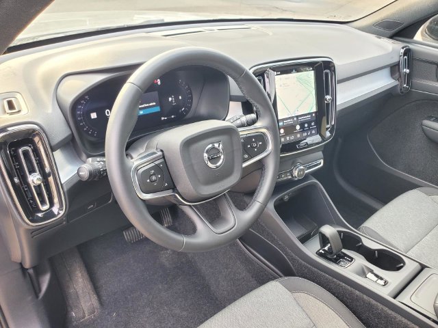 Certified 2026 Volvo XC40 B5 Core w/ Climate Package AWD/4WD image 15