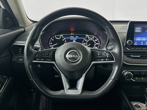 Used 2024 Nissan Altima 2.5 SR image 17