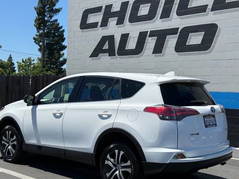 Used 2018 Toyota RAV4 LE w/ All Weather Liner Package FWD image 25