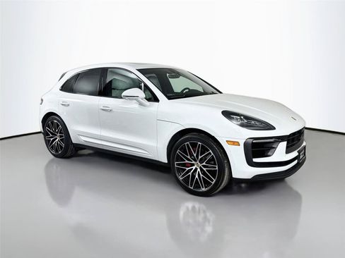 Certified 2023 Porsche Macan S w/ Premium Package Plus AWD/4WD image 9
