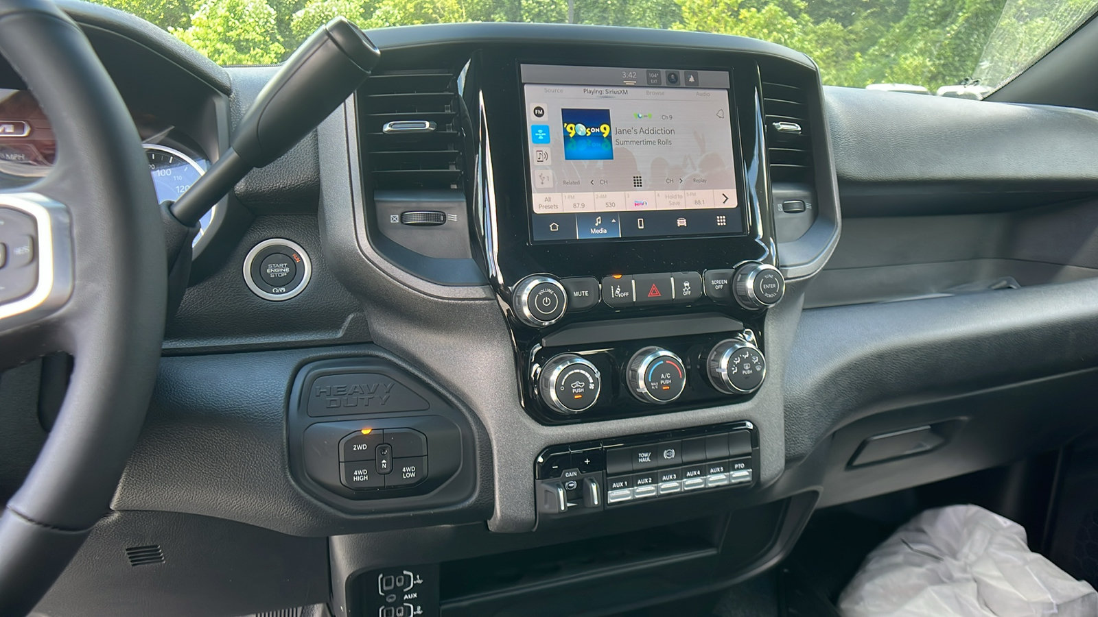 New 2025 RAM 3500 Tradesman AWD/4WD image 23
