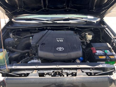 Used 2014 Toyota Tacoma 4x4 Double Cab image 9