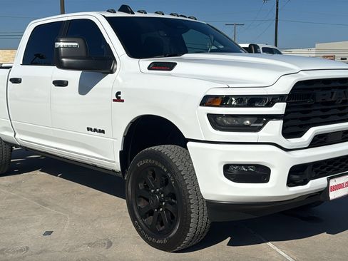 Used 2025 RAM 2500 Lone Star image 3