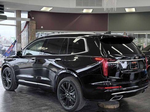 Used 2023 Cadillac XT6 Premium Luxury image 11