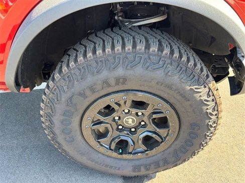 Used 2023 Ford Bronco Wildtrak image 19