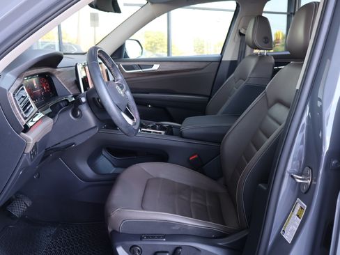 Used 2025 Volkswagen Atlas SEL AWD/4WD image 10