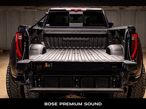 Used 2024 GMC Sierra 3500 Denali w/ Denali Reserve Package AWD/4WD image 9