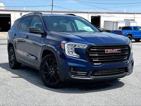 Used 2023 GMC Terrain SLT w/ Infotainment Package II image 1