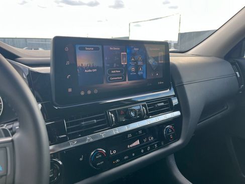Used 2026 Nissan Pathfinder SV FWD image 19