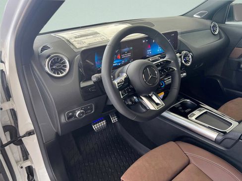 New 2025 Mercedes-Benz GLA 35 AMG 4MATIC image 11