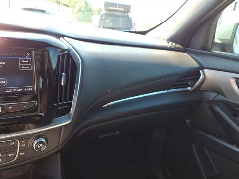 Used 2023 Chevrolet Traverse LT image 28