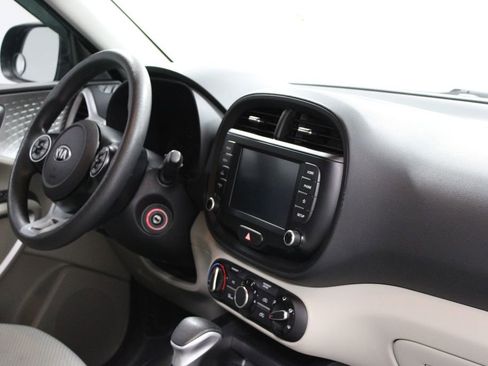 Used 2020 Kia Soul LX image 26