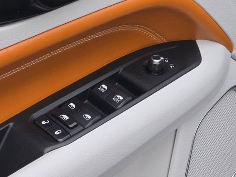 Used 2022 Jeep Compass Limited w/ Sun and Sound Group image 21