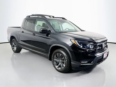 Used 2025 Honda Ridgeline Sport image 13