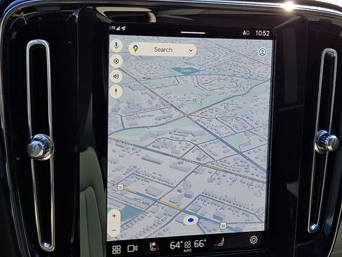 Used 2024 Volvo XC40 B5 Plus w/ Climate Package image 18