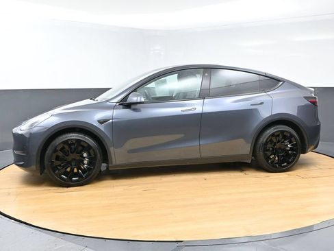 Used 2023 Tesla Model Y Long Range AWD/4WD image 5
