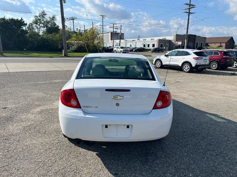 Used 2007 Chevrolet Cobalt LS w/ Enhanced Safety Package image 4