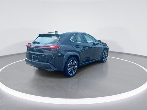 Used 2021 Lexus UX 200 w/ Premium Package FWD image 9