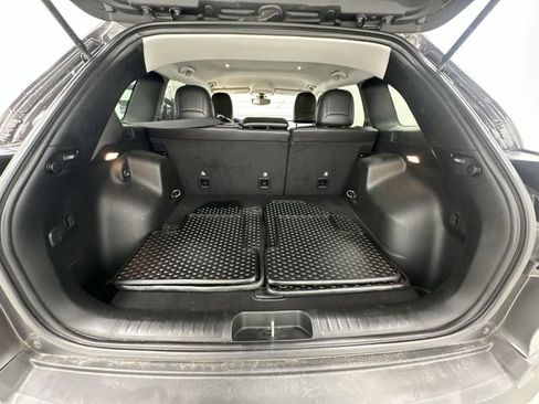 Used 2019 Jeep Cherokee Trailhawk w/ Cold Weather Group AWD/4WD image 20