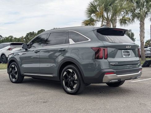 Certified 2025 Kia Sorento EX w/ EX Panoramic Sunroof Package FWD image 7