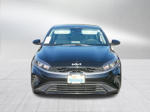 Used 2022 Kia Forte LXS image 2