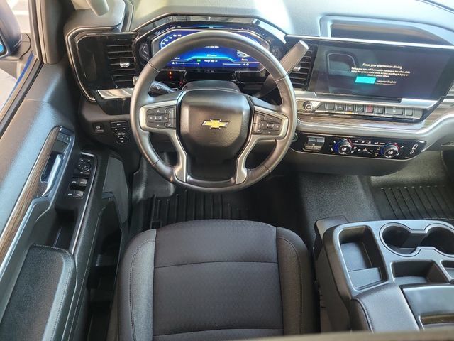 Used 2023 Chevrolet Silverado 1500 LT w/ Convenience Package II AWD/4WD image 7