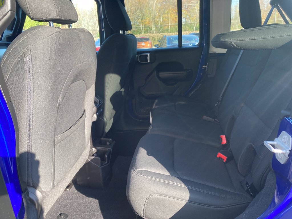 Used 2018 Jeep Wrangler Unlimited Sport S AWD/4WD image 32