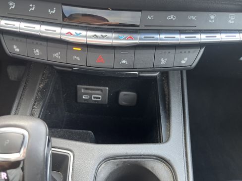Used 2019 Cadillac XT4 Premium Luxury w/ Technology Package image 32