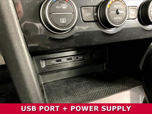 Used 2020 Volkswagen Tiguan SE w/ Panoramic Sunroof Package FWD image 16