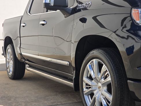 Used 2024 Chevrolet Silverado 1500 High Country w/ High Country Premium Package image 43