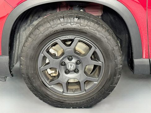 Certified 2025 Honda Pilot TrailSport image 32