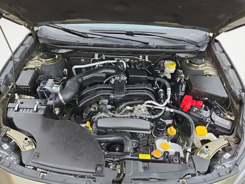 Used 2022 Subaru Outback Premium image 17