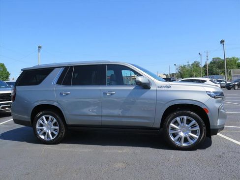 Used 2024 Chevrolet Tahoe High Country AWD/4WD image 2