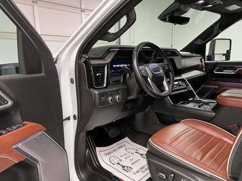 Used 2025 GMC Sierra 2500 Denali Ultimate AWD/4WD image 17
