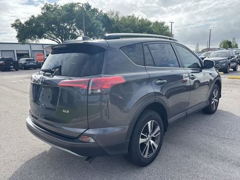Used 2018 Toyota RAV4 XLE image 5